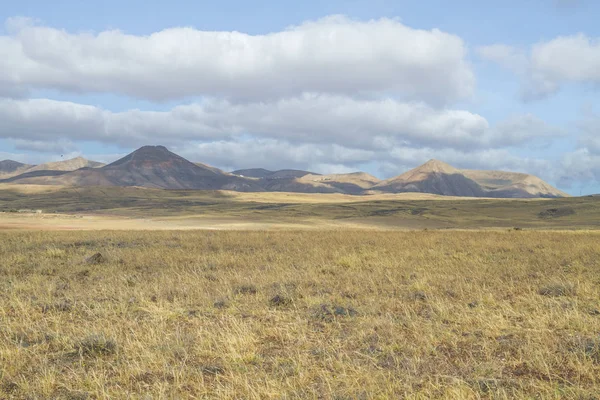 Güneşli Lanzerote güzel bir doğa. Yaz aylarında güneşli gün. 