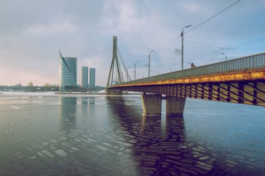 Letonya, Riga, eski şehir merkezi, köprü ve mimarisi. 2018