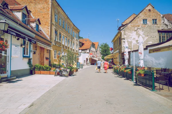 Pula, Chorvatsko, 2016, Street view. Staré město. To je fotografie, cestování. — Stock fotografie