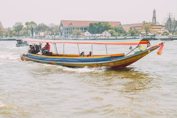 Baoats op de rivier. Reizen foto in Bankok. 2016 — Stockfoto