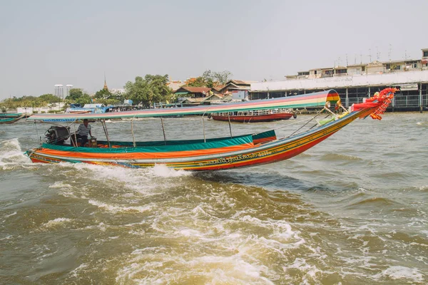 Baoats op de rivier. Reizen foto in Bankok. 2016 — Stockfoto