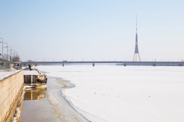 Letonya, Riga, eski şehir merkezi, köprü ve mimarisi. Seyahat p