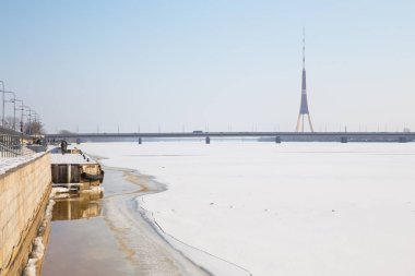 Letonya, Riga, eski şehir merkezi, köprü ve mimarisi. Seyahat p