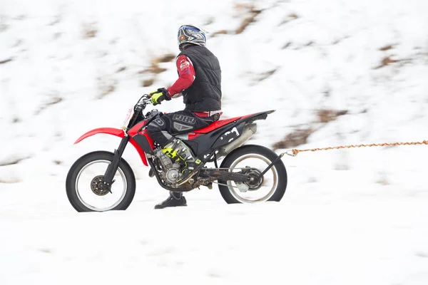 City Cesis, Lettonie, Motocross d'hiver, Conducteur avec moto et — Photo