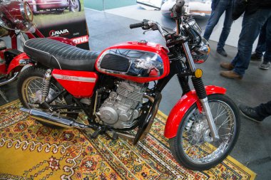 Araba ve motosiklet fuarına katıldık. 2018