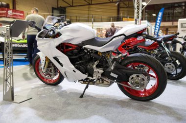 Araba ve motosiklet fuarına katıldık. 2018