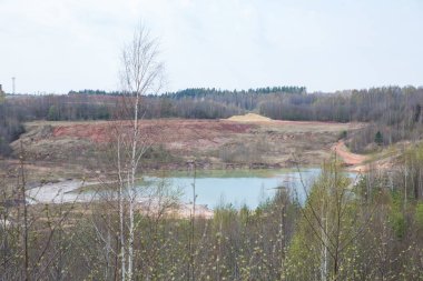 Eski Tuğla Fabrikası ve kil kariyeri, Letonya.
