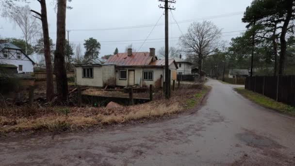 Ciudad Riga Letonia Casa Abandonada Jardín Cubierto 2020 — Vídeo de stock