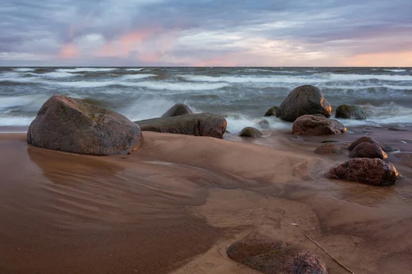 Город Туя Латвия Балтийское Море Скалами Песком Путешествия 2020 — стоковое фото