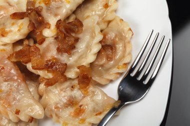 Pastırma ile geleneksel Ukrayna köfte