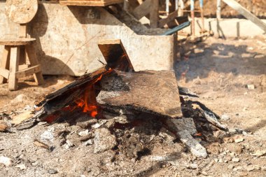 Alev ateş yakacak odun ve Bina ahşap panoları