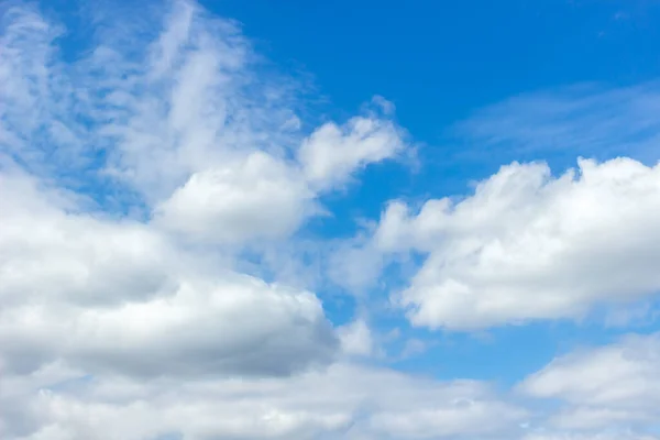 Céu Azul Nuvens Foco Suave — Fotografia de Stock