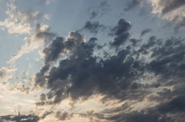 Kara bulutlar, yumuşak odak