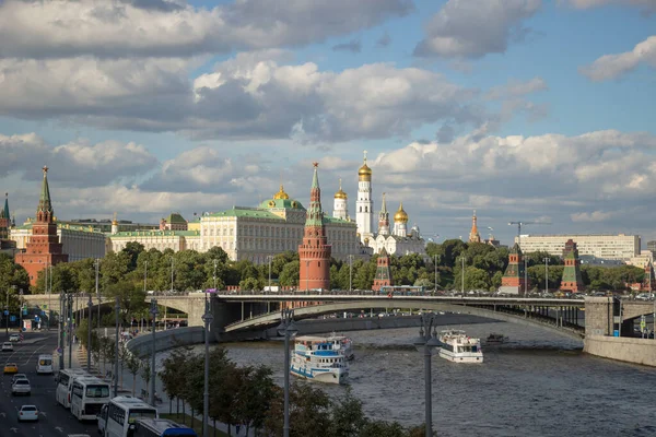 Moskwa Rosja Sierpnia 2018 Widok Moskiewskiego Kremla Mostu Big Stone — Zdjęcie stockowe