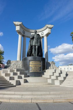 Moskova, Rusya, 13 Ağustos 2018 - Kurtarıcı İsa 'nın Katedrali yakınlarındaki meydanda bulunan Kurtarıcı Çar II.