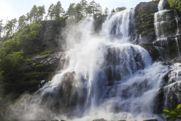 Tvindefossen 瀑布挪威 — 图库照片