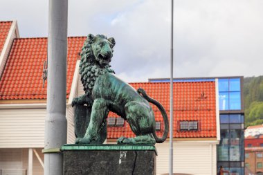 Aslan-Balık pazarı, Bergen