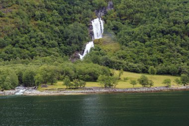 Naeroyfjord tekne gezisine.