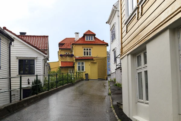 Houten huizen in de Bergen — Stockfoto