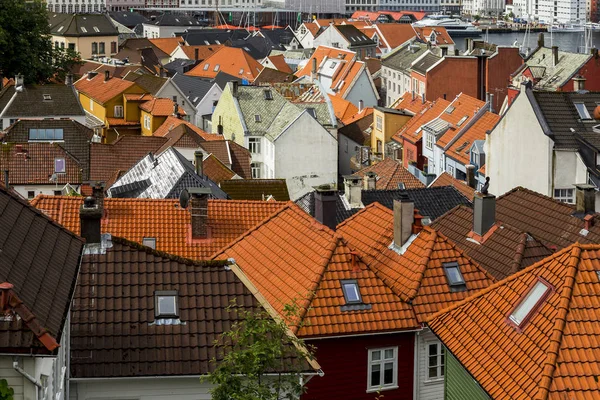 屋顶的老卑尔根 — 图库照片
