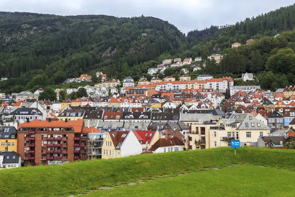 Zona residenziale Bergenhus a Bergen — Foto Stock