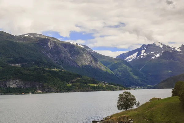 Wybrzeża Nordfjord, Norwegia — Zdjęcie stockowe