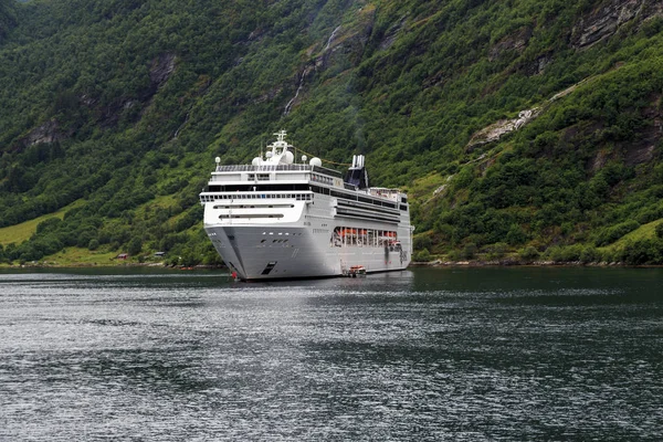 Sea cruise on the Norwegian fjords — Stock Photo, Image