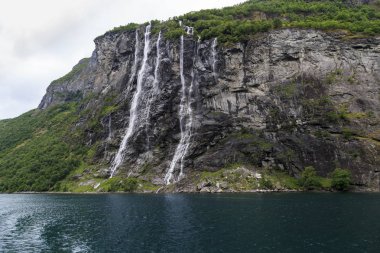 Yedi Kızkardeşler şelale, Norveç