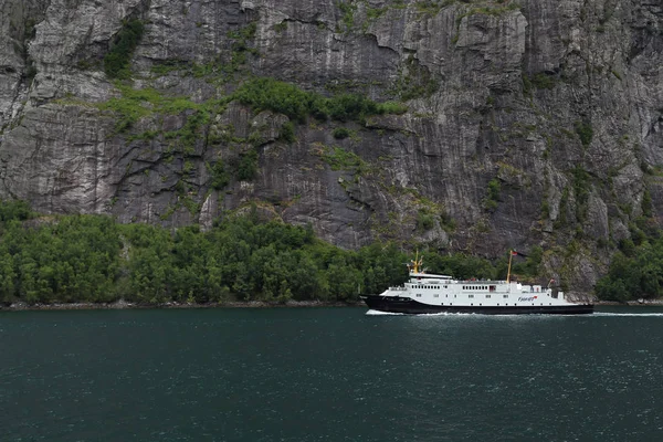 Båttur på Geirangerfjorden, Norge — Stockfoto