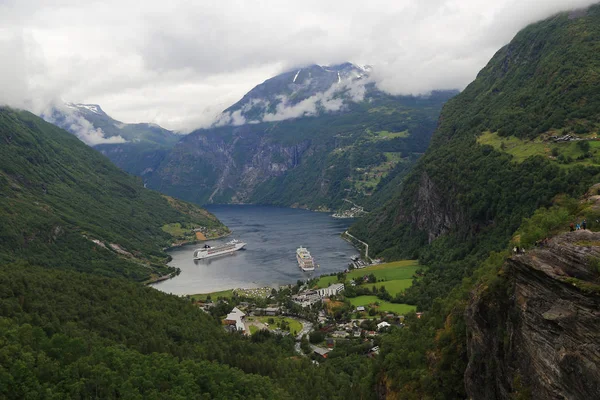 Widok z lotu ptaka z Flying Rock, Norwegia — Zdjęcie stockowe