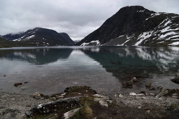 Lac Dyupvatnet, Norvège — Photo