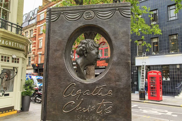 Monumentet Agatha Christies i London — Stockfoto