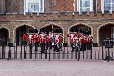 Kraliyet muhafızları, Londra'nın askeri orkestra