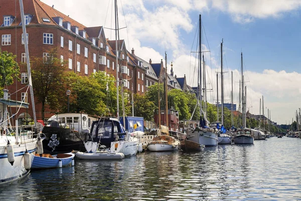 Paseo en barco por los canales de Copenhague — Foto de Stock