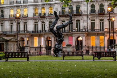 Londra'nın sıradışı anıt