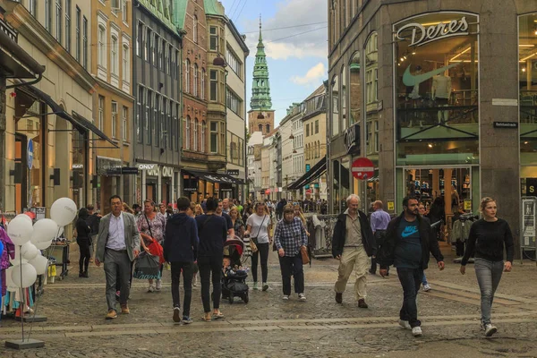 Het voetgangersgebied van Stroget, Copenhagen — Stockfoto