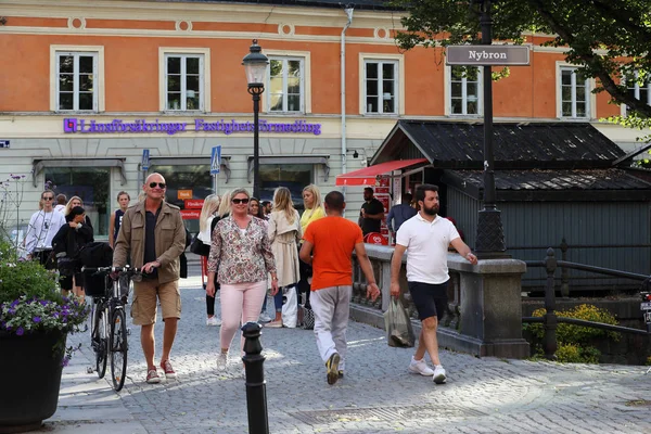 Uppsala, Zweden: Mensen en de stad — Stockfoto