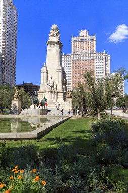 cervantes Madrid Anıtı