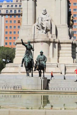 cervantes Madrid Anıtı