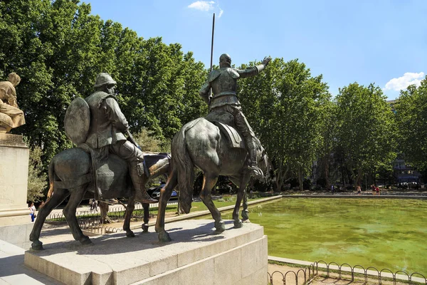 Fragmento del monumento a Cervantes, Madrid —  Fotos de Stock