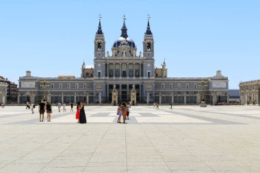 Santa Maria la Real de la Almudena, Madrid Katedrali