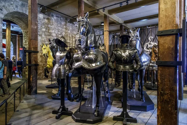 The Armory Chamber of Henry VIII in the Tower of London — Stock Photo, Image