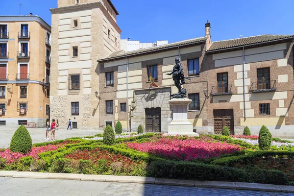 Monument voor Don Alvaro de Bazan, Madrid — Stockfoto