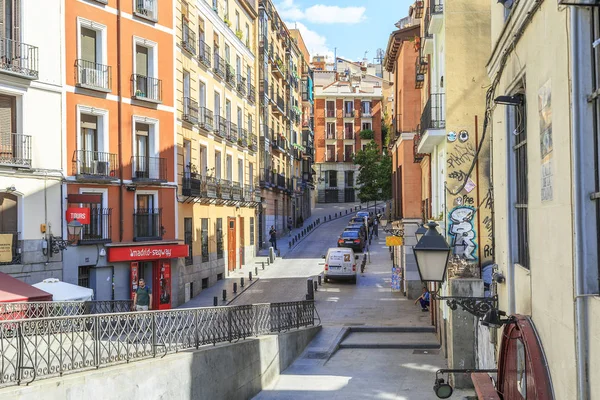 Escalinata Caddesi, Madrid.