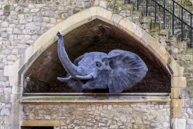 Son Londra Kulesi hayvanat bahçesine ilgili heykel