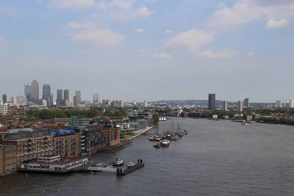 Thames ve Isle of Dogs gökdelenler görünümünü