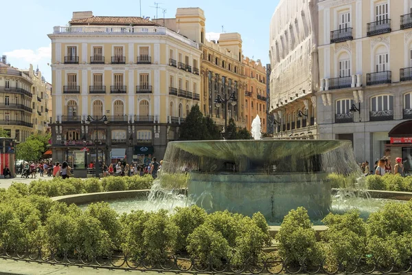 Fontein in de Puerta del Sol, Madrid — Stockfoto