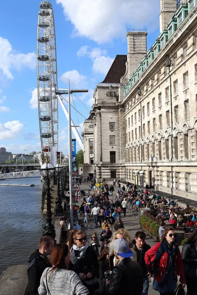 London Eye & the Queen 's Walk —  Fotos de Stock