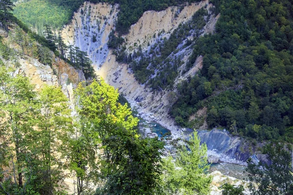 黑山 Moraca 河峡谷 — 图库照片