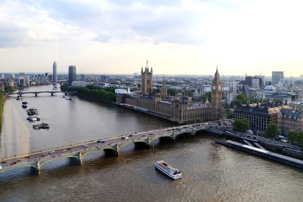 Una vista aérea del Palacio de Westminster, Londres —  Fotos de Stock